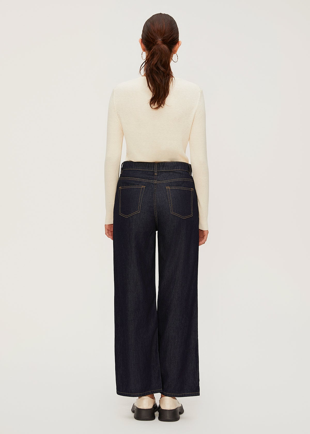 Women's Mid Rise Straight Jeans