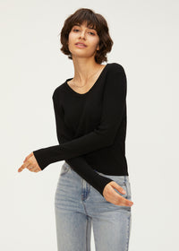 Women's U-Neck Wool Knitwear