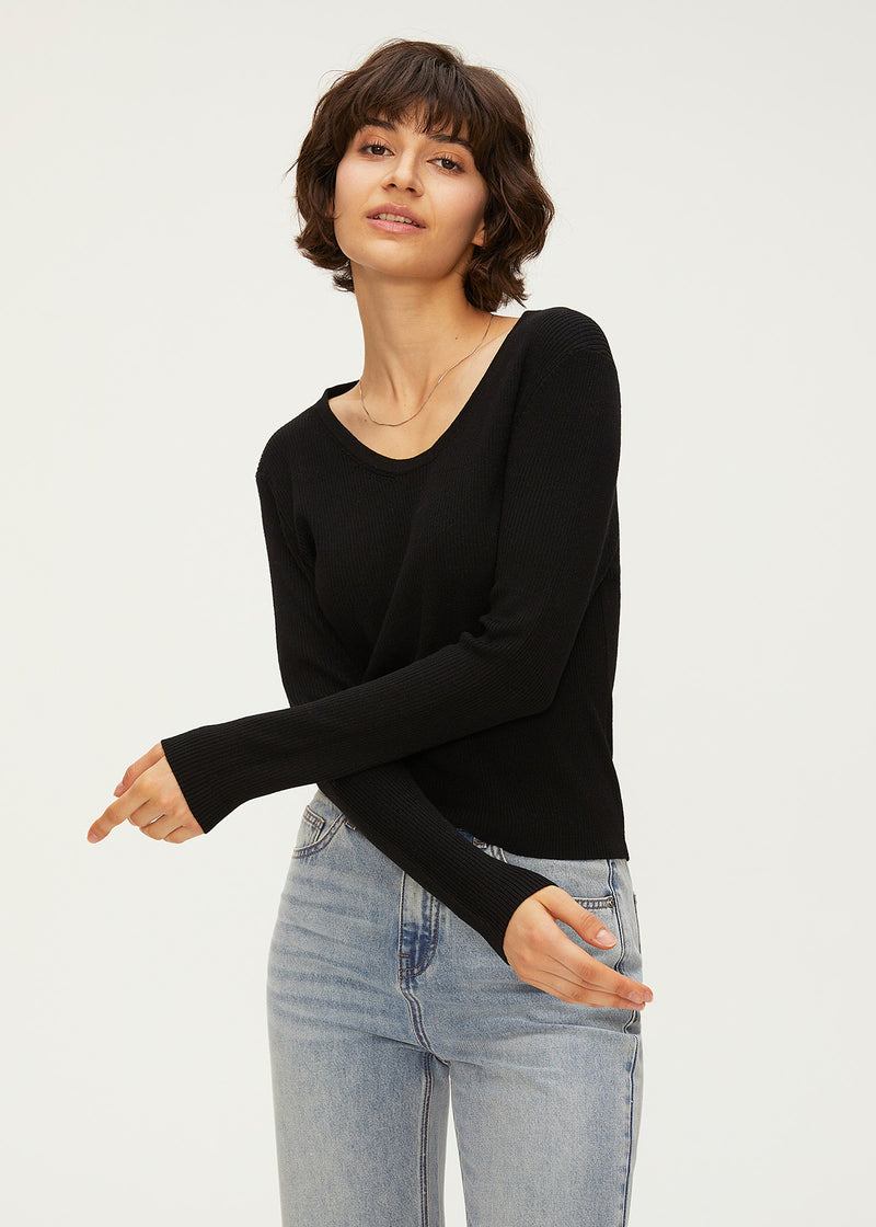 Women's U-Neck Wool Knitwear